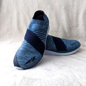 ALTRA DYANI slip-on shoe.